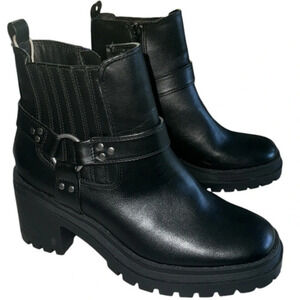 NWOT Sincerely Jules Black Dolphin Heeled Moto Ankle Boots 7.5